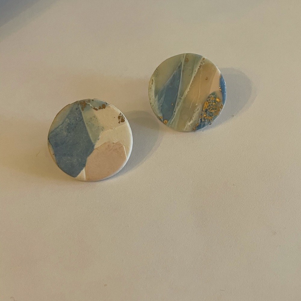 Abstract watercolor studs.